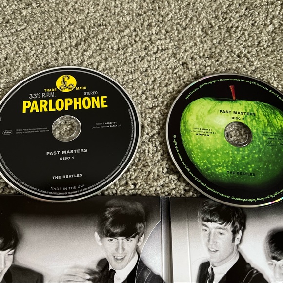 The Beatles, Past Masters CDs - Picture 4 of 5